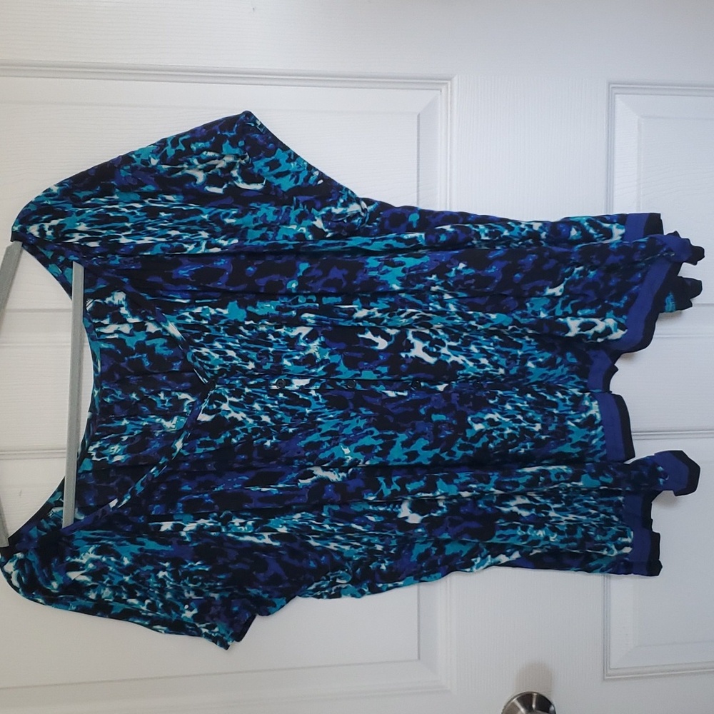 Beverly Drive  Plus size 20/22 Blue and turquoise animal print Top 🐾